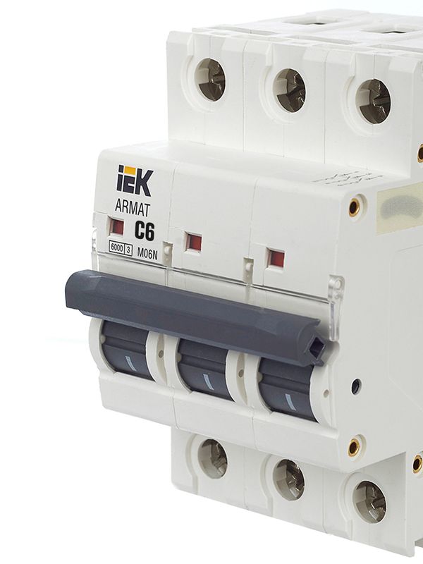 Выключатель автоматический модульный 3п C 6А M06N ARMAT IEK AR-M06N-3-C006