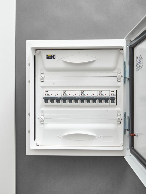 Выключатель автоматический модульный 3п C 20А M06N ARMAT IEK AR-M06N-3-C020