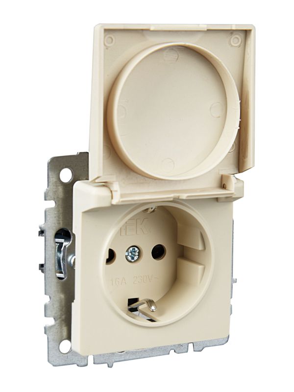 Розетка BRITE РСбш10-3-БрКр 16А IP20 с заземл. защ. шторки с крышкой механизм беж. IEK BR-R16-16-K10