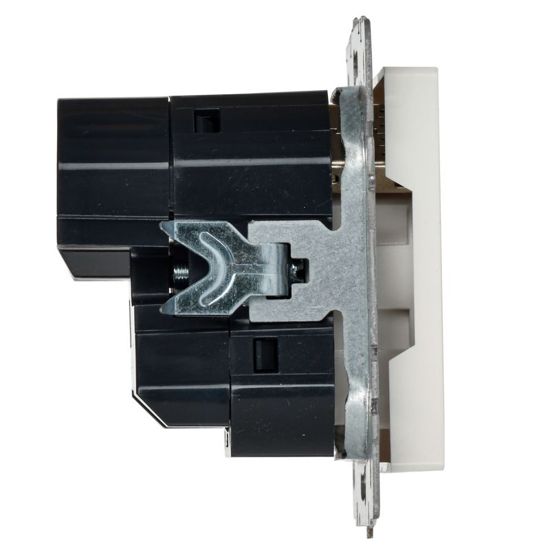 Розетка BRITE РЮш10-1-БрБ 16А с USB A+A 2.1А с заземл. защ. шторки механизм бел. IEK BR-R14-16-U21-D21-K01