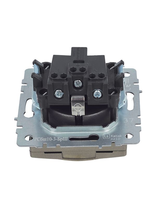 Розетка BRITE РСбш10-3-БрШ 16А IP20 с заземл. защ. шторки с крышкой механизм шампань IEK BR-R16-16-K37