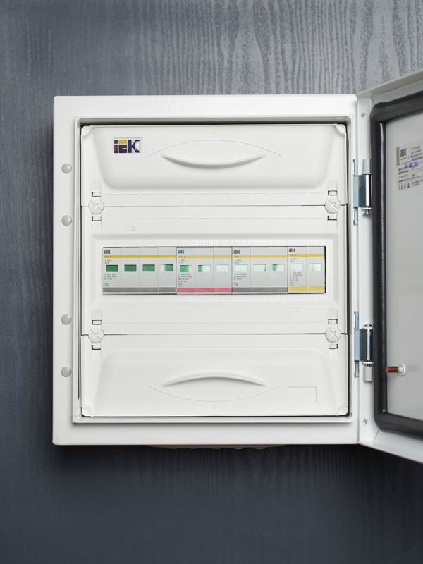 Ограничитель перенапряжения ОПС1-B 3P KARAT IEK MOP20-3-B