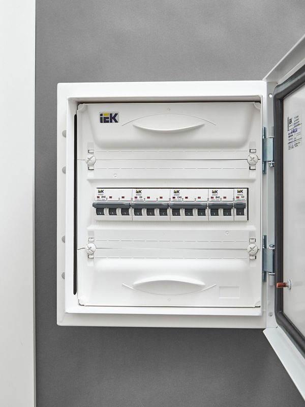 Выключатель автоматический модульный 3п C 6А M06N ARMAT IEK AR-M06N-3-C006