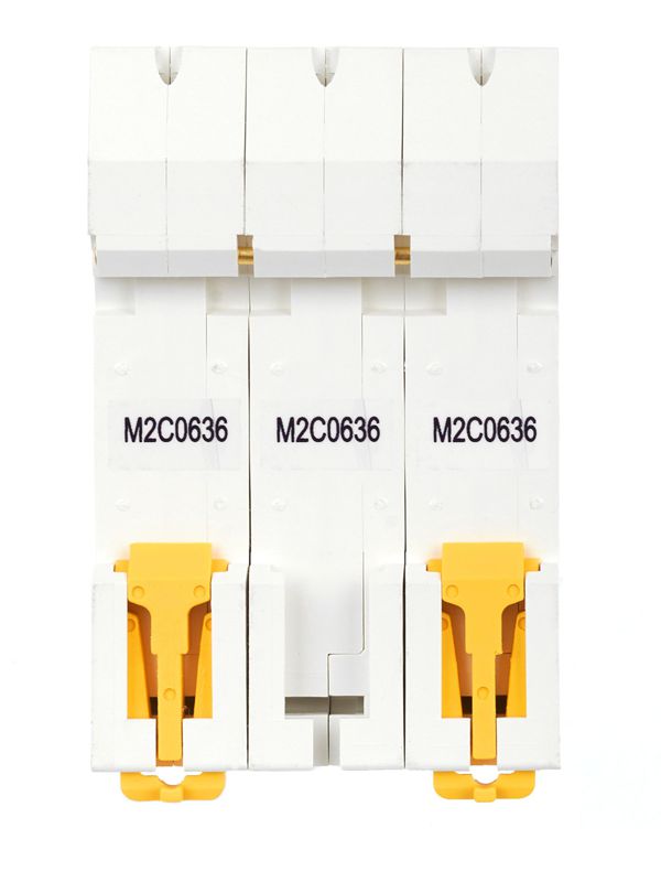 Выключатель автоматический модульный 3п C 6А M06N ARMAT IEK AR-M06N-3-C006