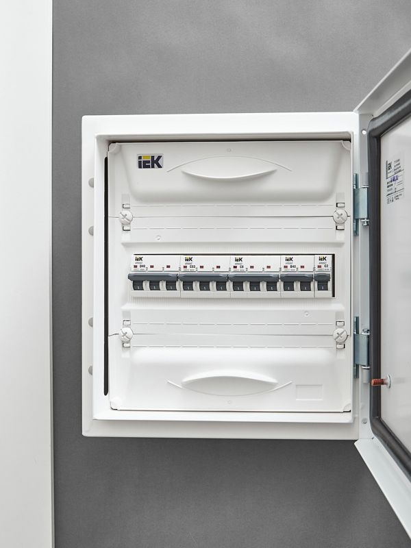Выключатель автоматический модульный 3п C 63А M06N ARMAT IEK AR-M06N-3-C063